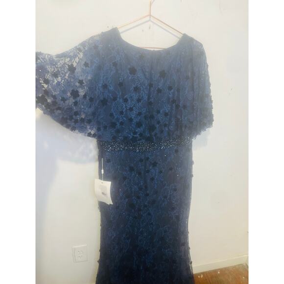 MAC DUGGAL 67712 Dark Blue Beaded Floral Lace Cape Short Sleeve Dress Size 16 - Picture 3 of 9